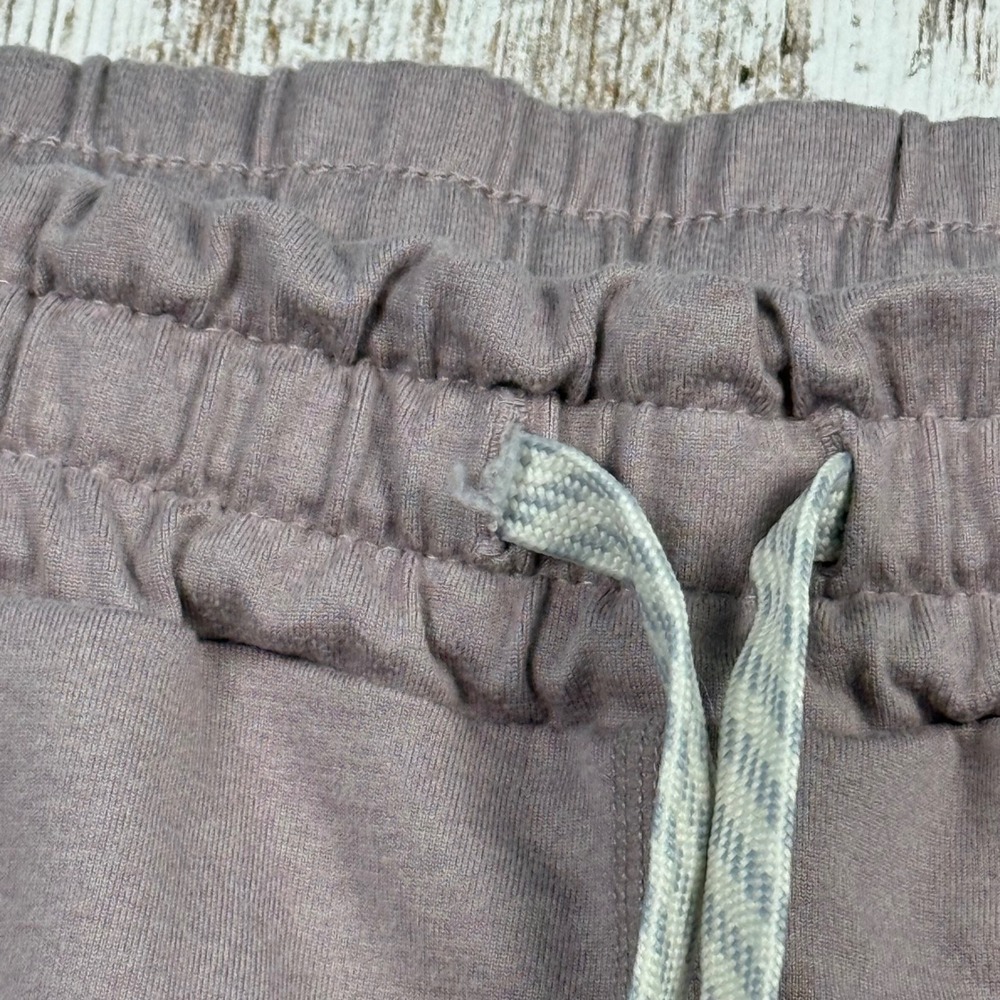 Vuori Halo Performance Shorts Mauve Purple DreamKnit Sz Small Athletic Comfort - Picture 4 of 8